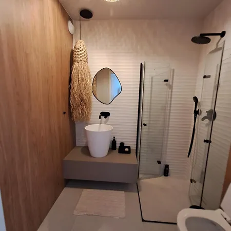 Z Basenem أوسترونيه مورسكية